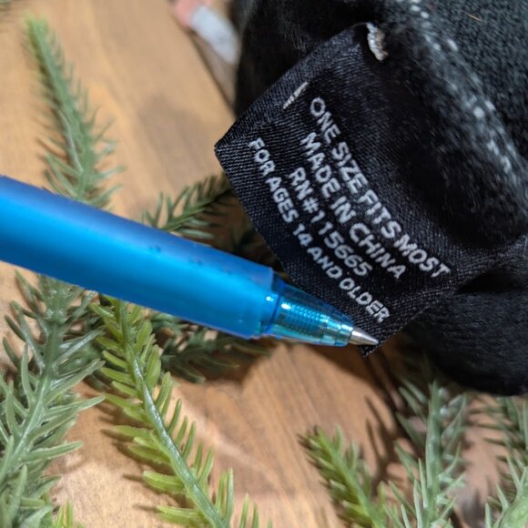 Bioworld LootCrate Disney STAR WARS At-At Fair Isle Walker Pom Pom Beanie - Picture 6 of 8